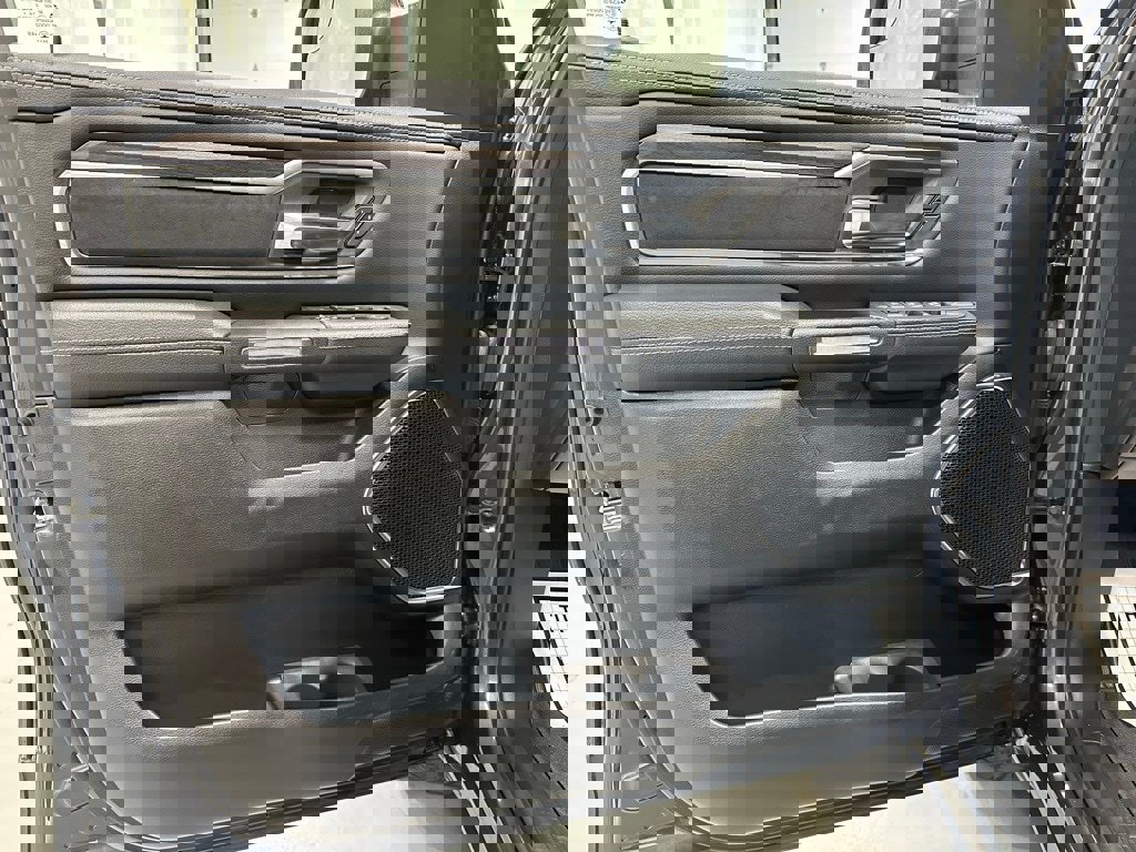 Used 2025 RAM 1500 Laramie image 8