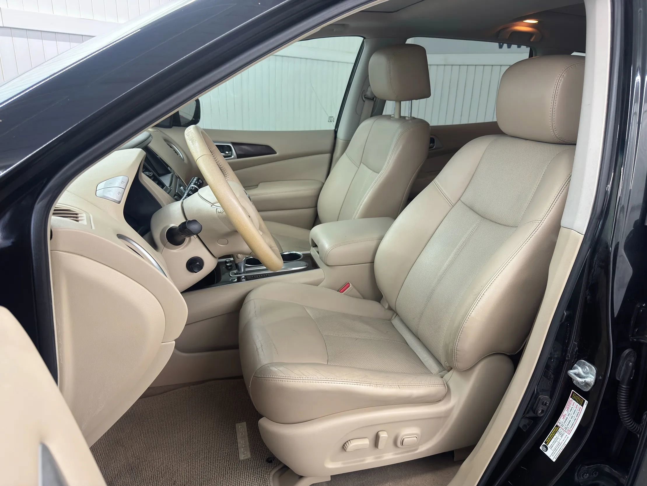 Used 2013 Nissan Pathfinder Platinum w/ Platinum Premium Pkg image 14