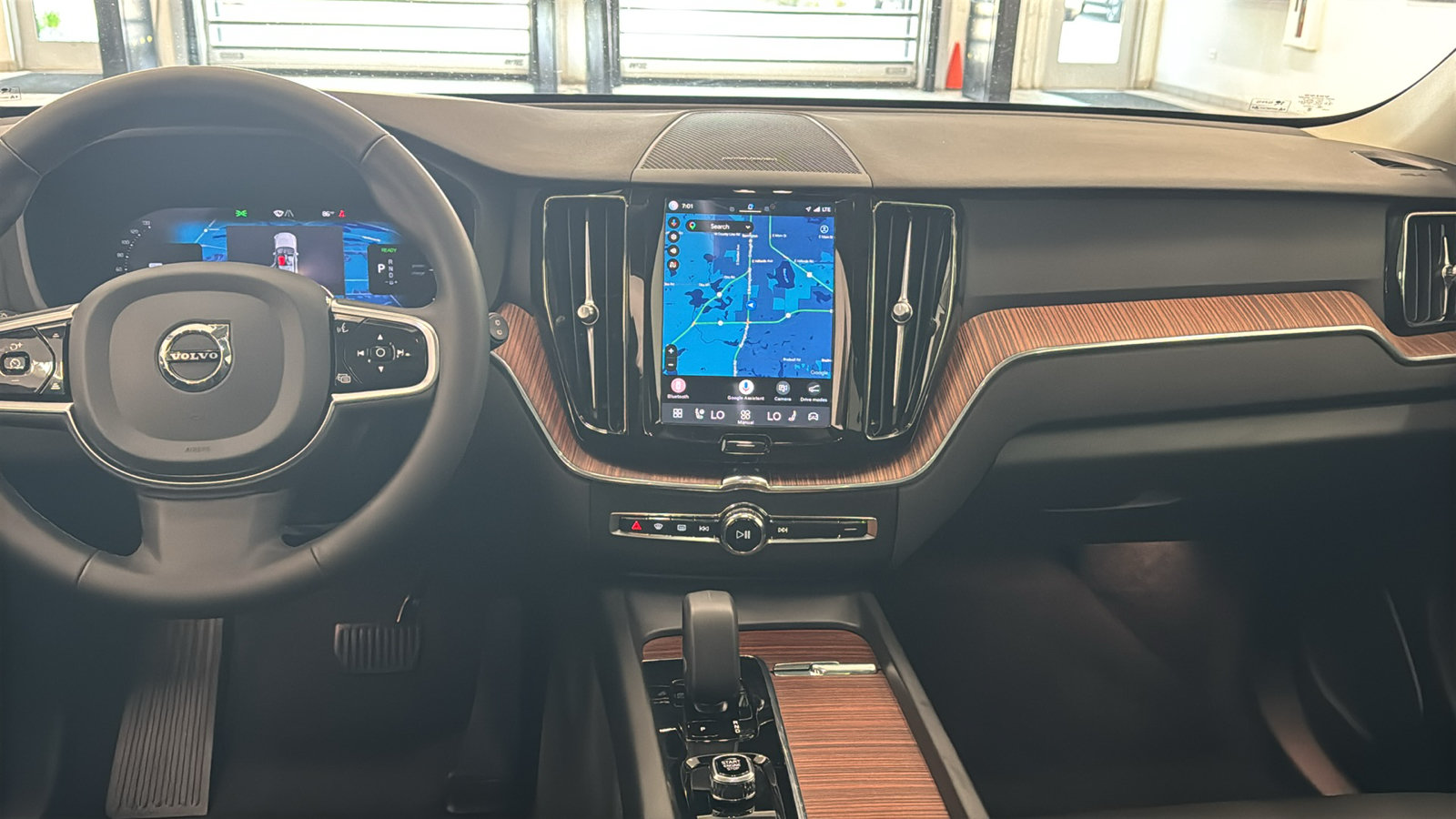 Certified 2024 Volvo XC60 T8 Plus w/ Climate Package AWD/4WD image 11