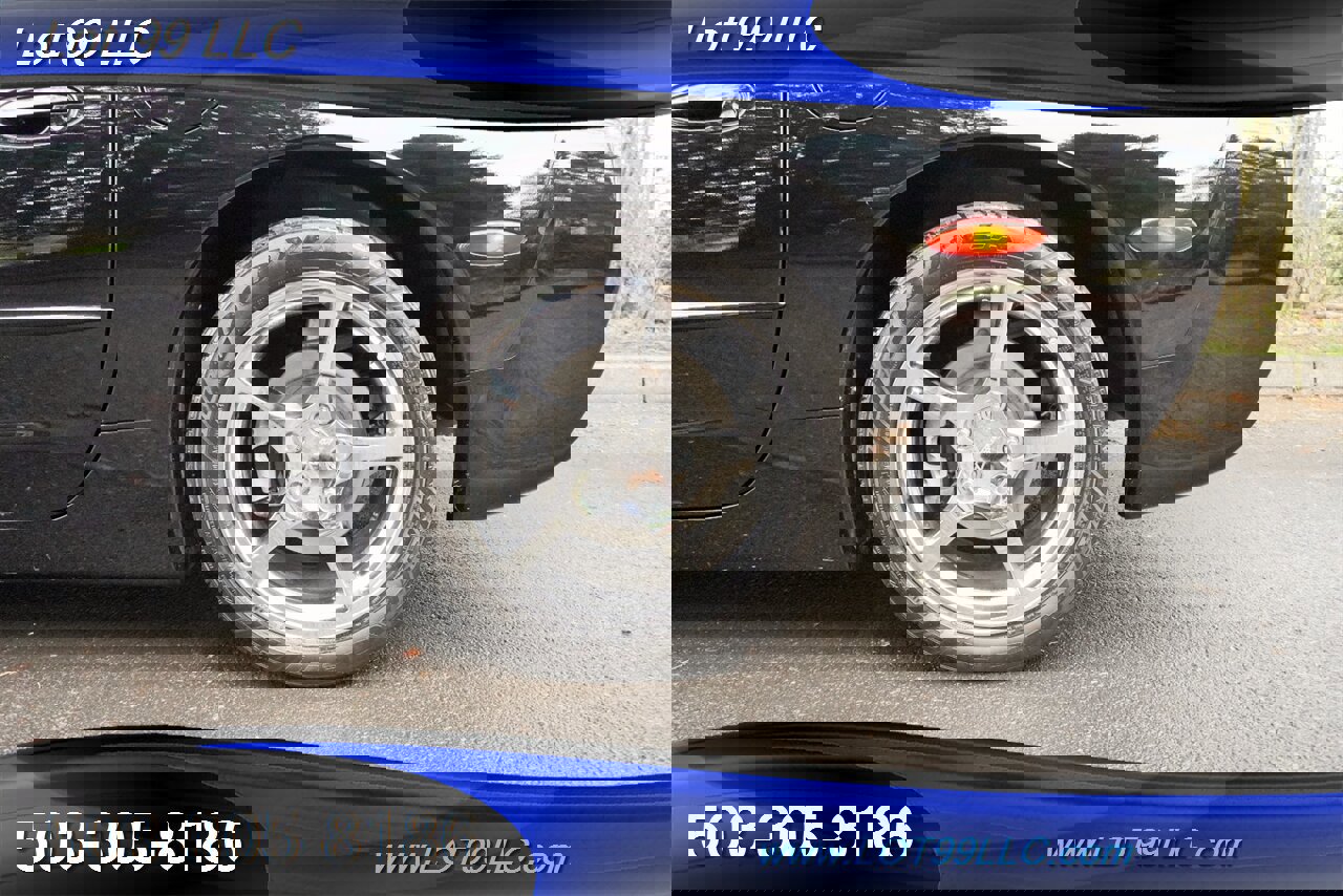 Used 2004 Chevrolet Corvette Coupe w/ Preferred Equipment Group image 33