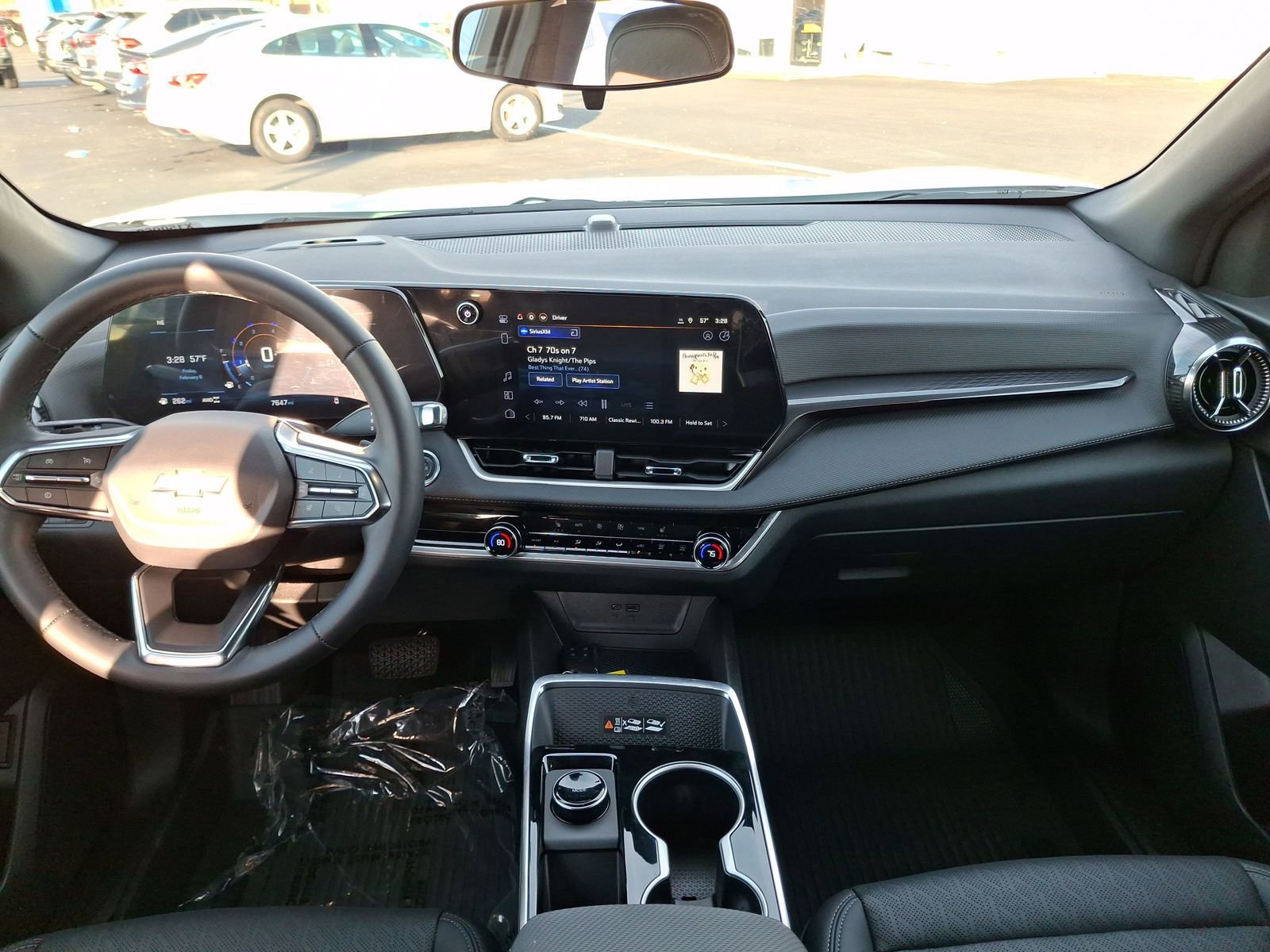 Used 2026 Chevrolet Equinox LT w/ Convenience Package II image 9