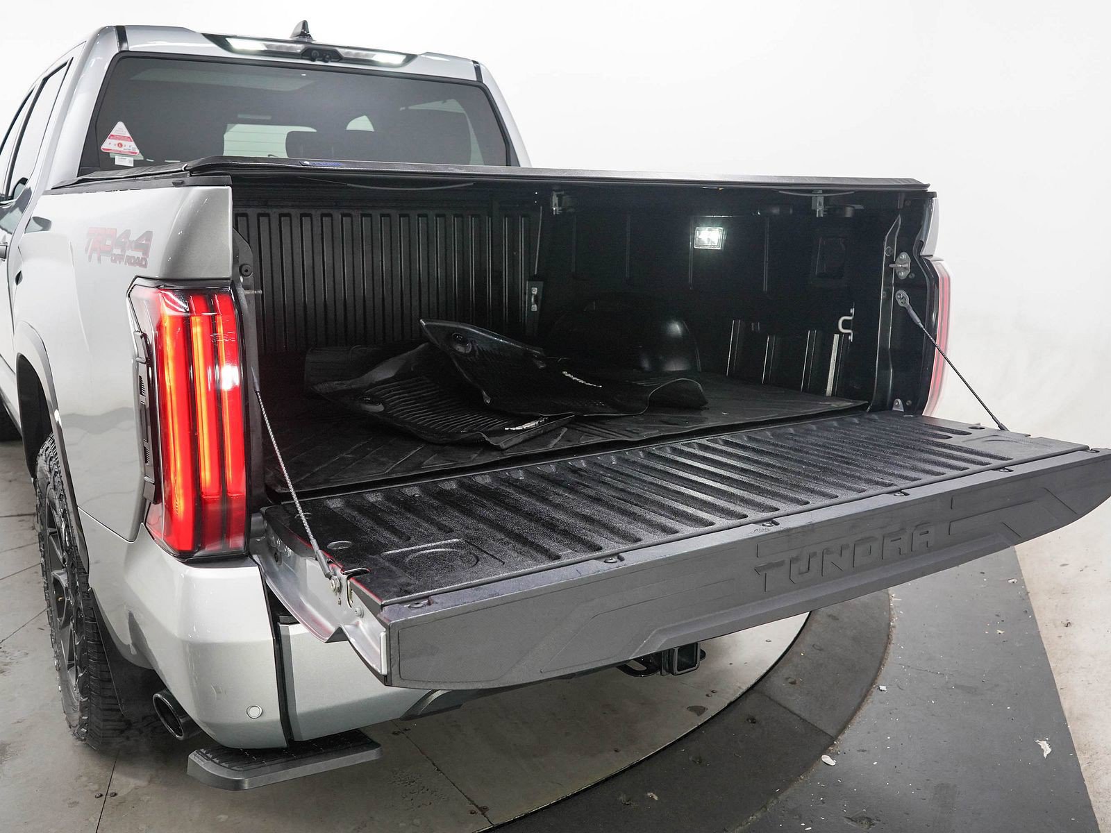 Used 2024 Toyota Tundra Platinum w/ TRD Off-Road Package AWD/4WD image 9