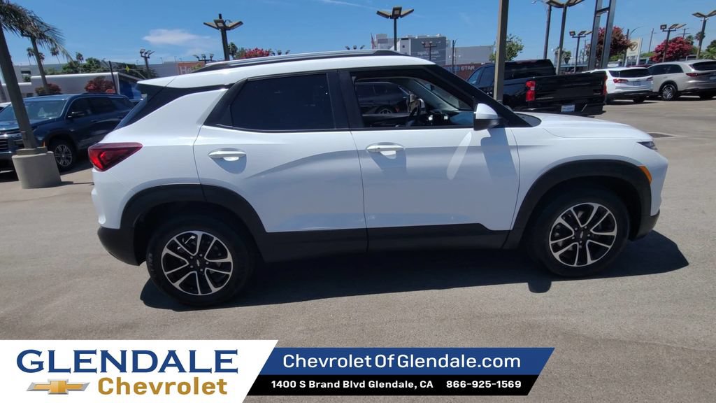 Used 2025 Chevrolet TrailBlazer LT FWD image 9