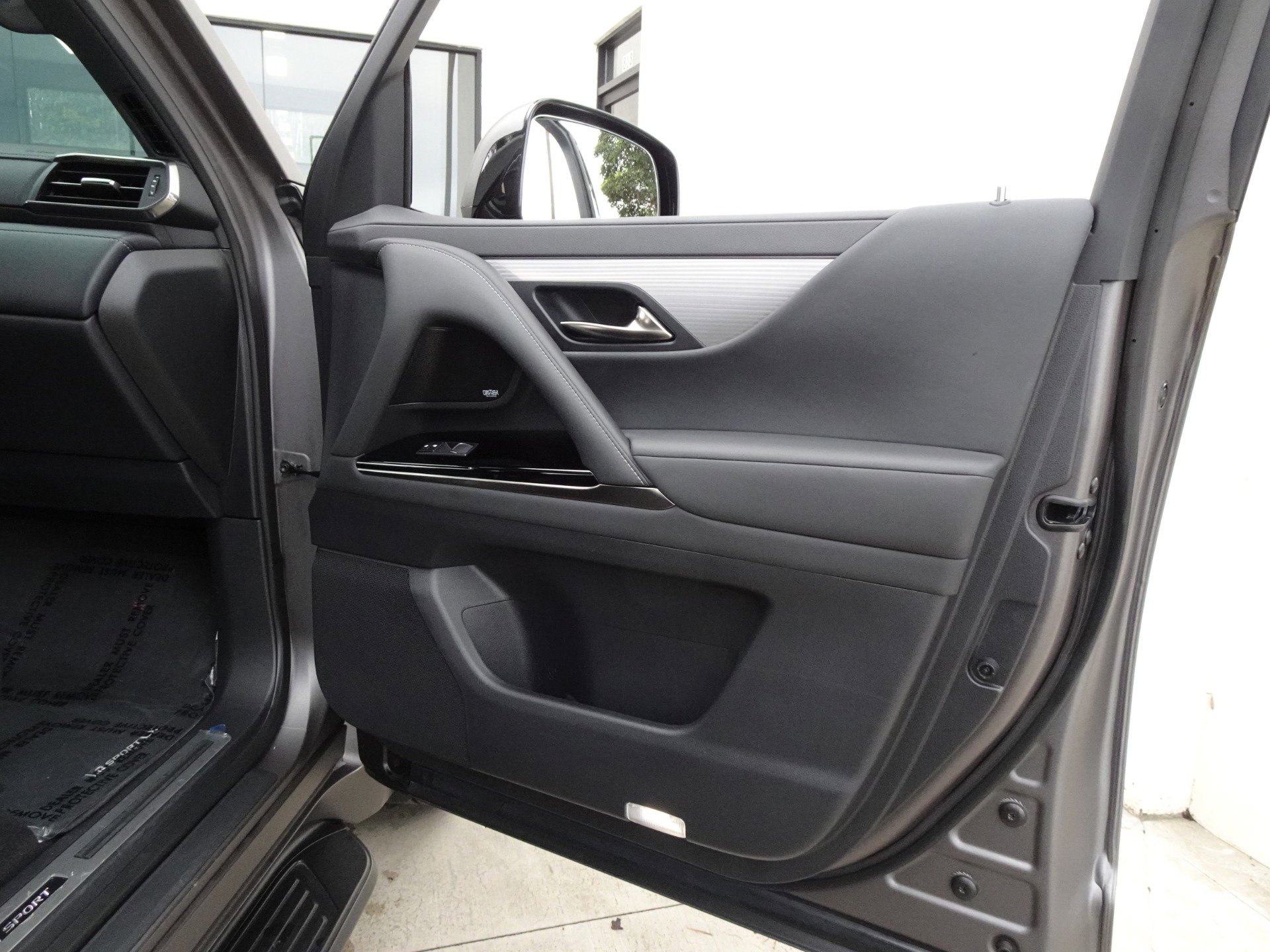Used 2024 Lexus LX 600 F Sport AWD/4WD image 18