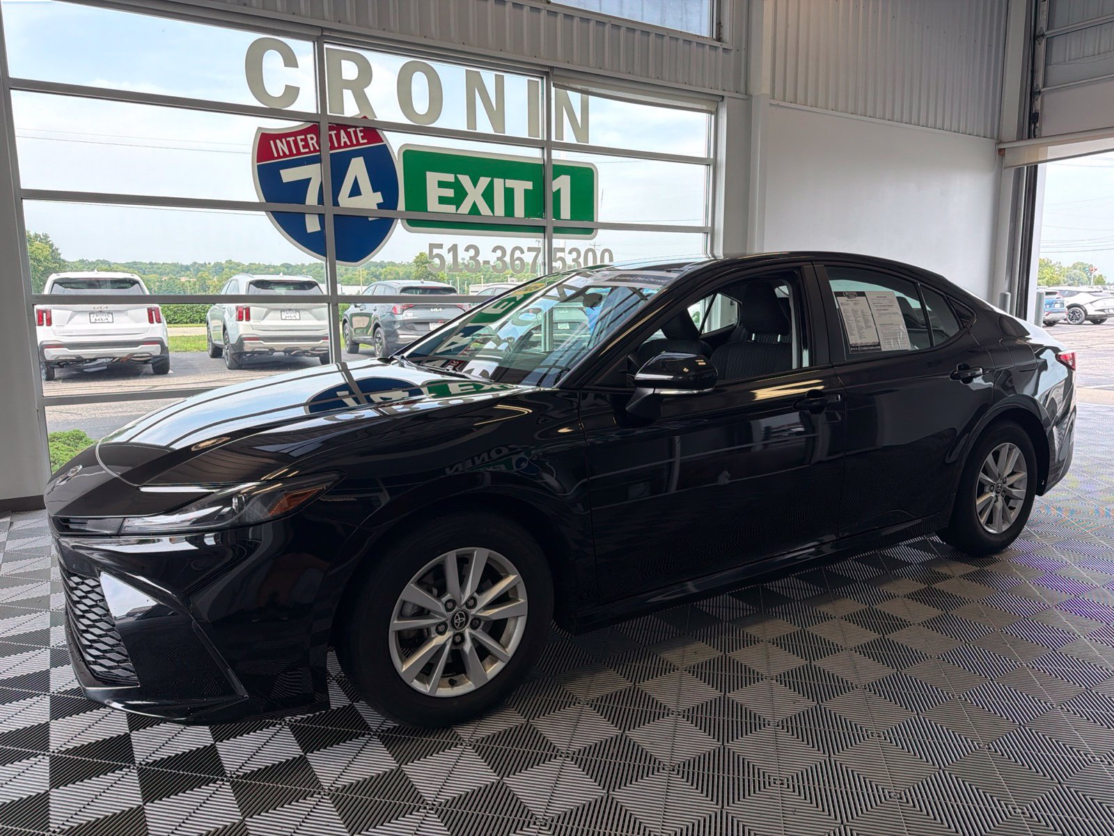 Used 2025 Toyota Camry LE FWD image 3