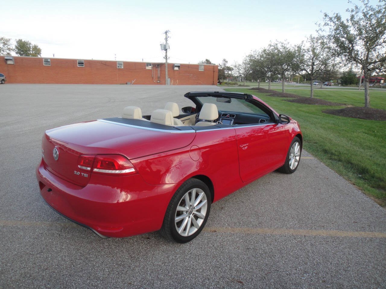 Used 2012 Volkswagen Eos Komfort FWD image 15
