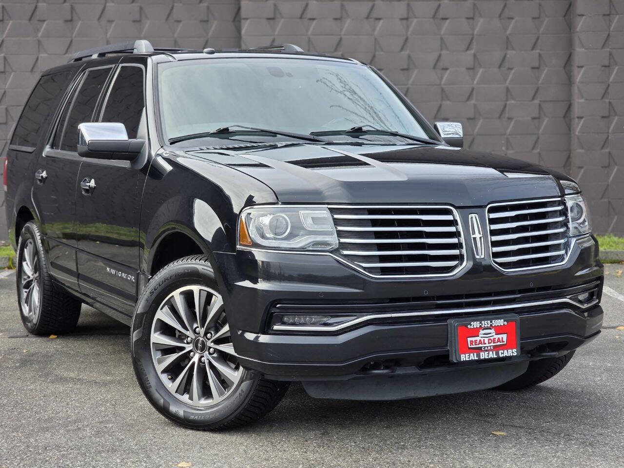 Used 2016 Lincoln Navigator Select image 3