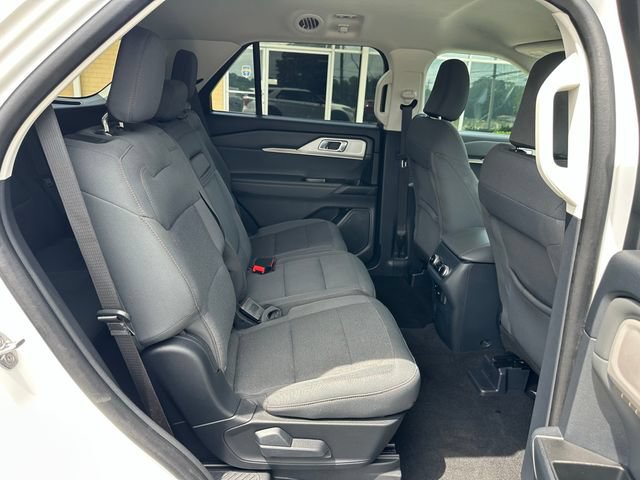 Used 2025 Ford Explorer Active AWD/4WD image 21