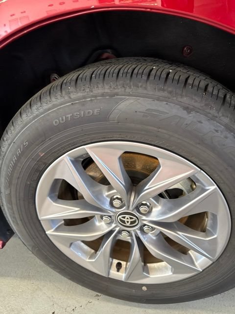 Used 2026 Toyota Sienna XLE FWD image 22