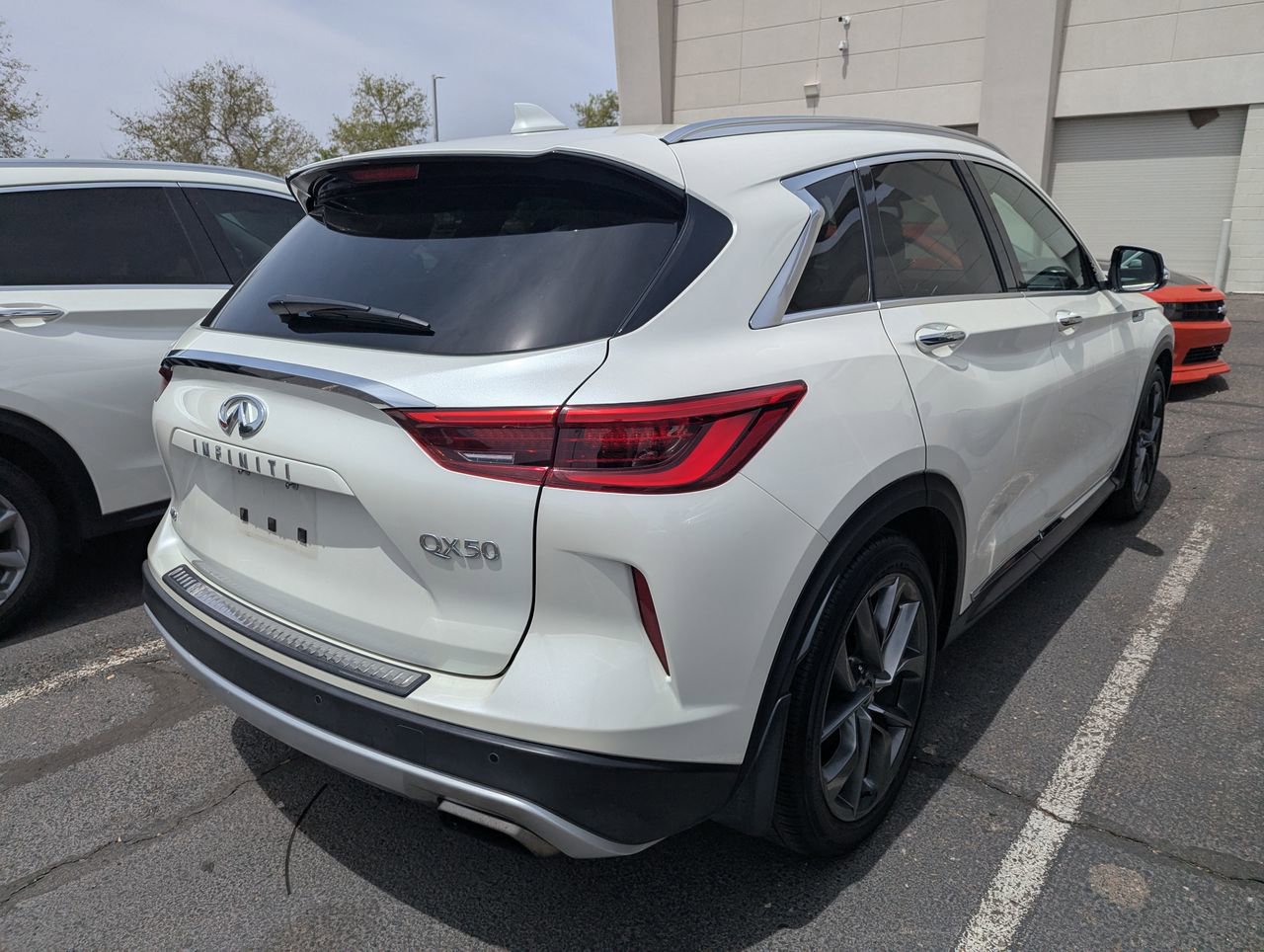 Certified 2019 INFINITI QX50 Essential w/ Sensory Package AWD/4WD image 5