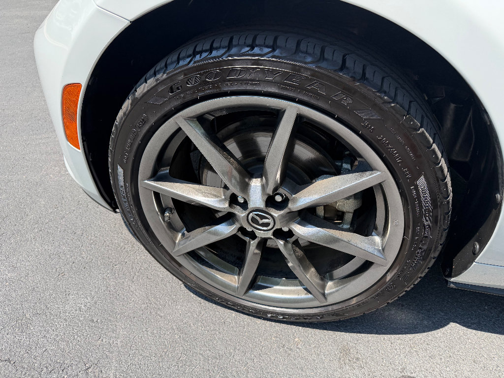 Used 2018 MAZDA MX-5 Miata Grand Touring RWD image 18