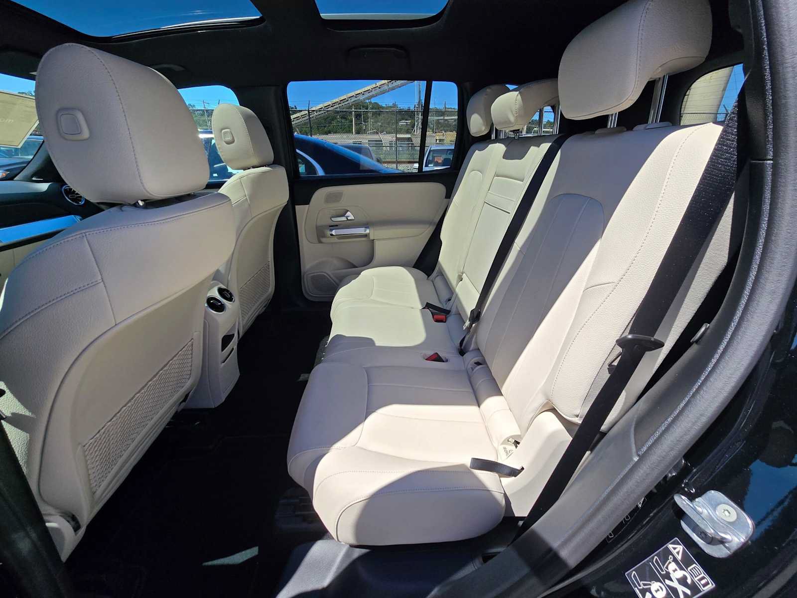 New 2026 Mercedes-Benz GLB 250 image 15