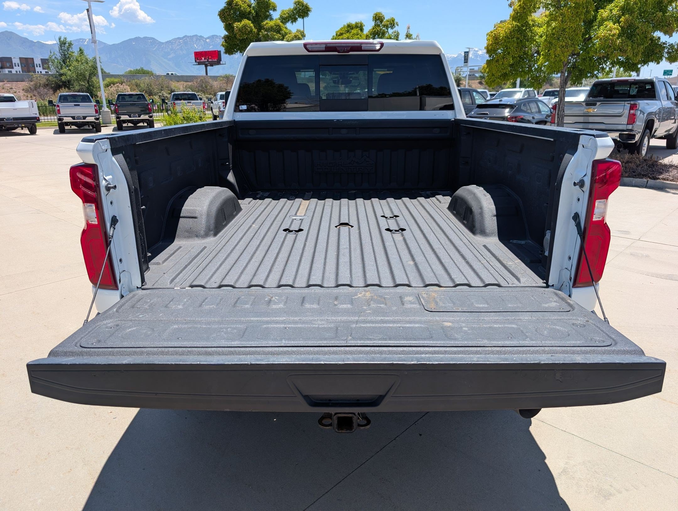 Certified 2022 Chevrolet Silverado 2500 High Country w/ Z71 Off-Road Package AWD/4WD image 32