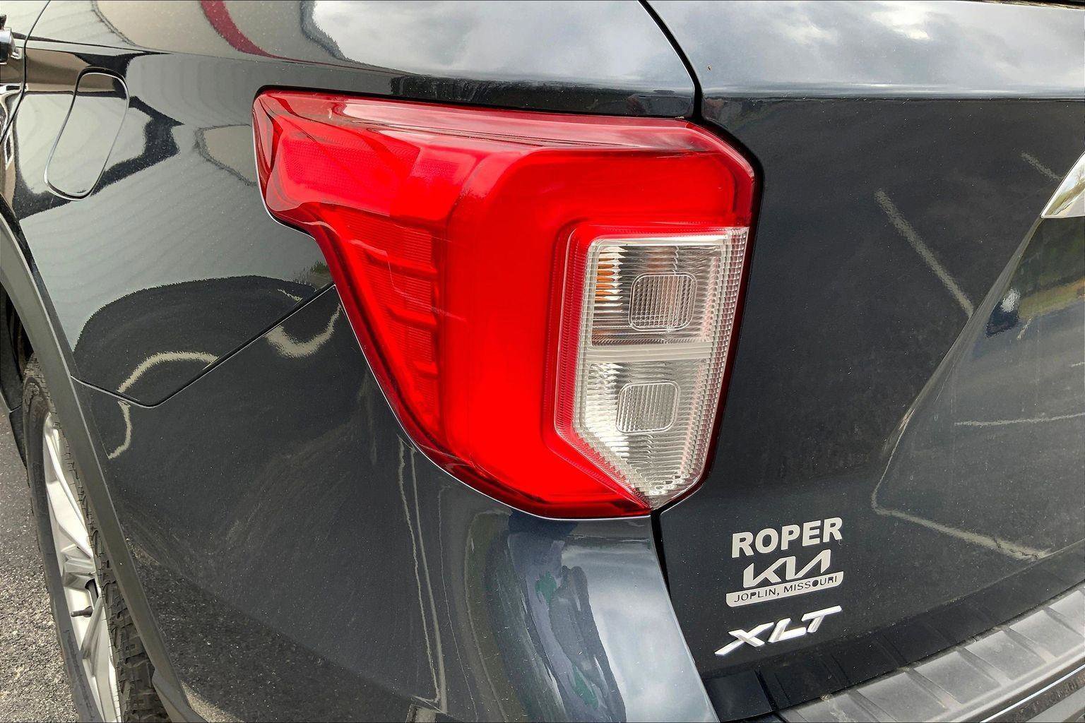 Used 2022 Ford Explorer XLT w/ Equipment Group 202A image 29
