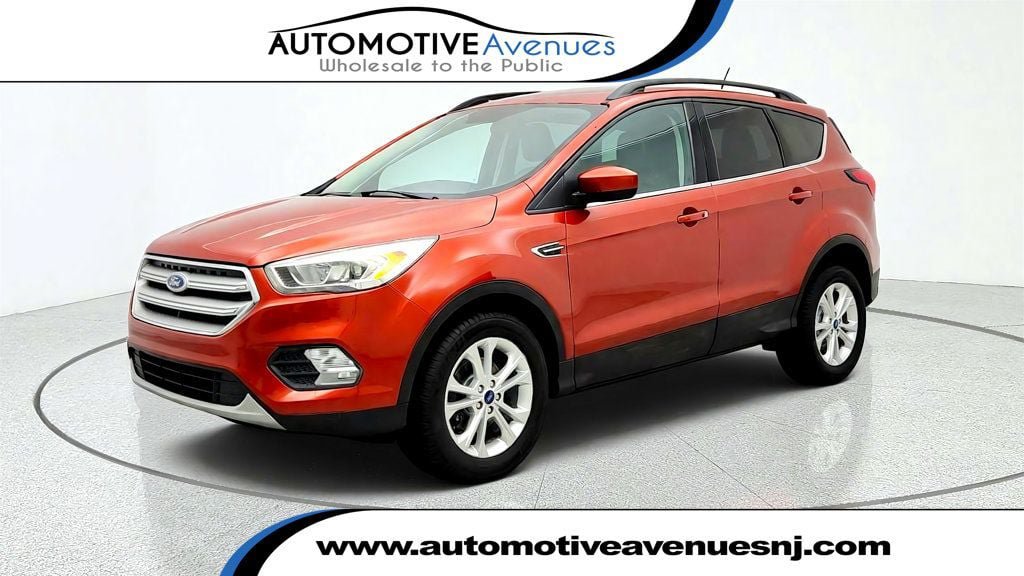 Used 2019 Ford Escape SEL FWD image 1