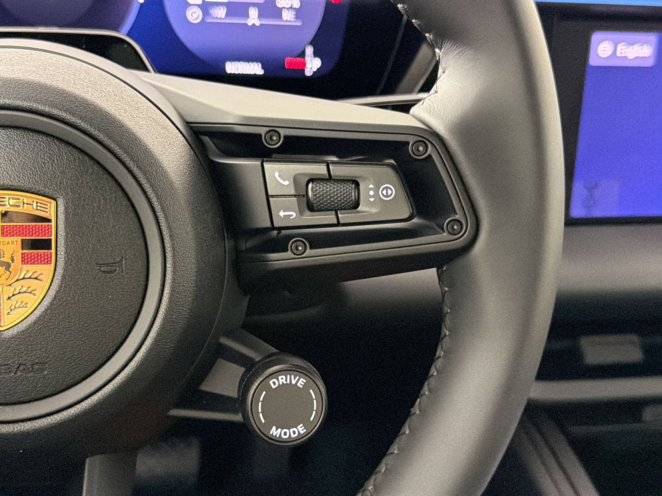 New 2026 Porsche Macan Electric RWD image 18
