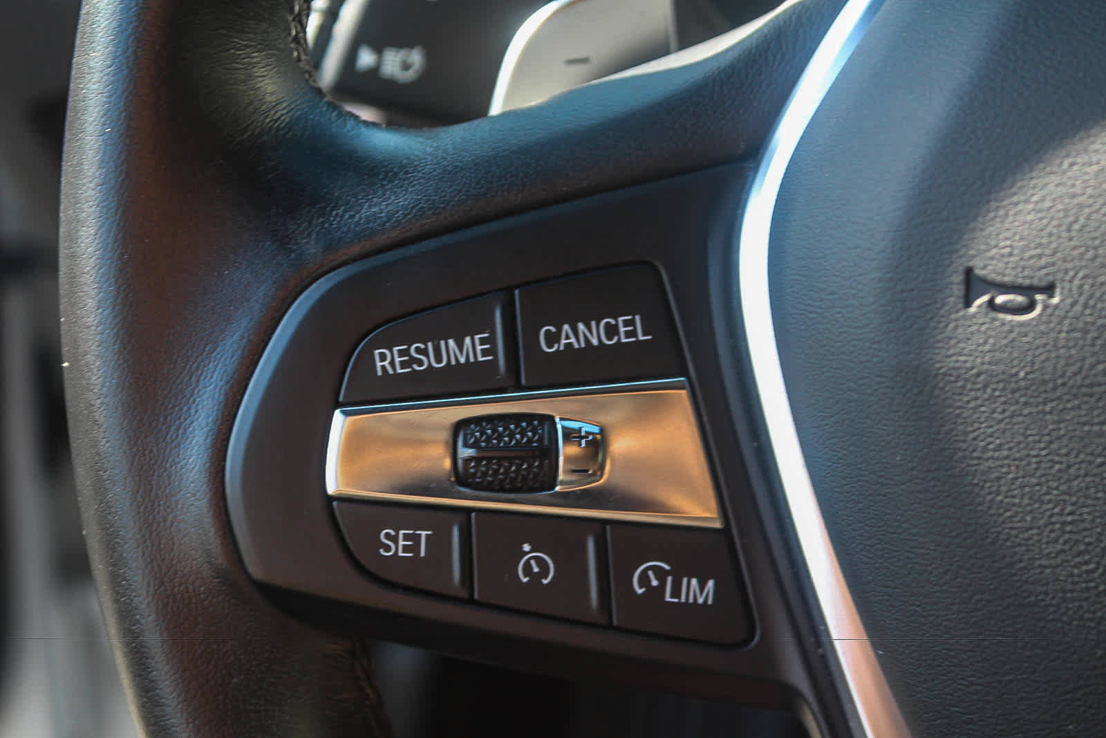 Used 2024 BMW 430i Coupe w/ Convenience Package RWD image 21