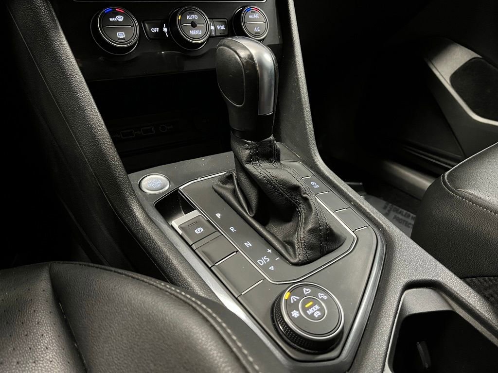 Used 2020 Volkswagen Tiguan SE image 15
