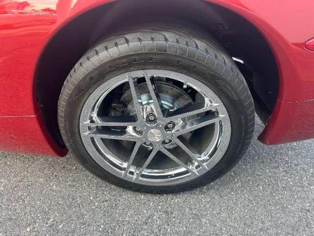 Used 1998 Chevrolet Corvette Convertible w/ Performance Handling Pkg image 15