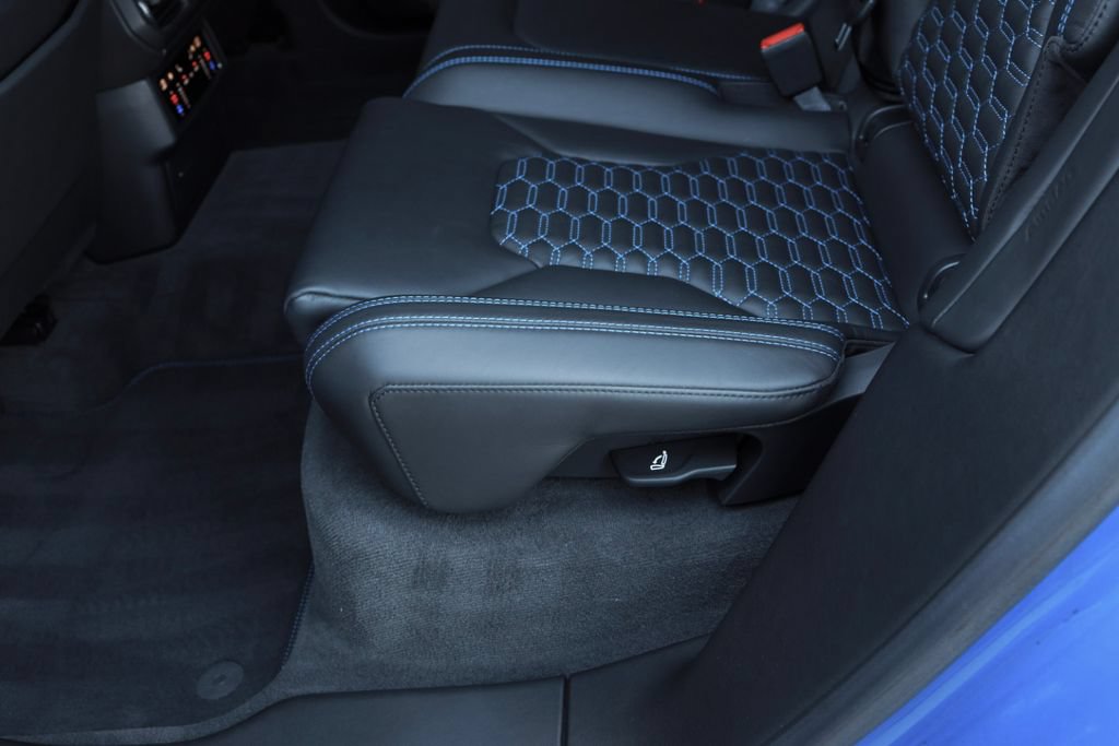 Used 2019 Lamborghini Urus AWD/4WD image 35