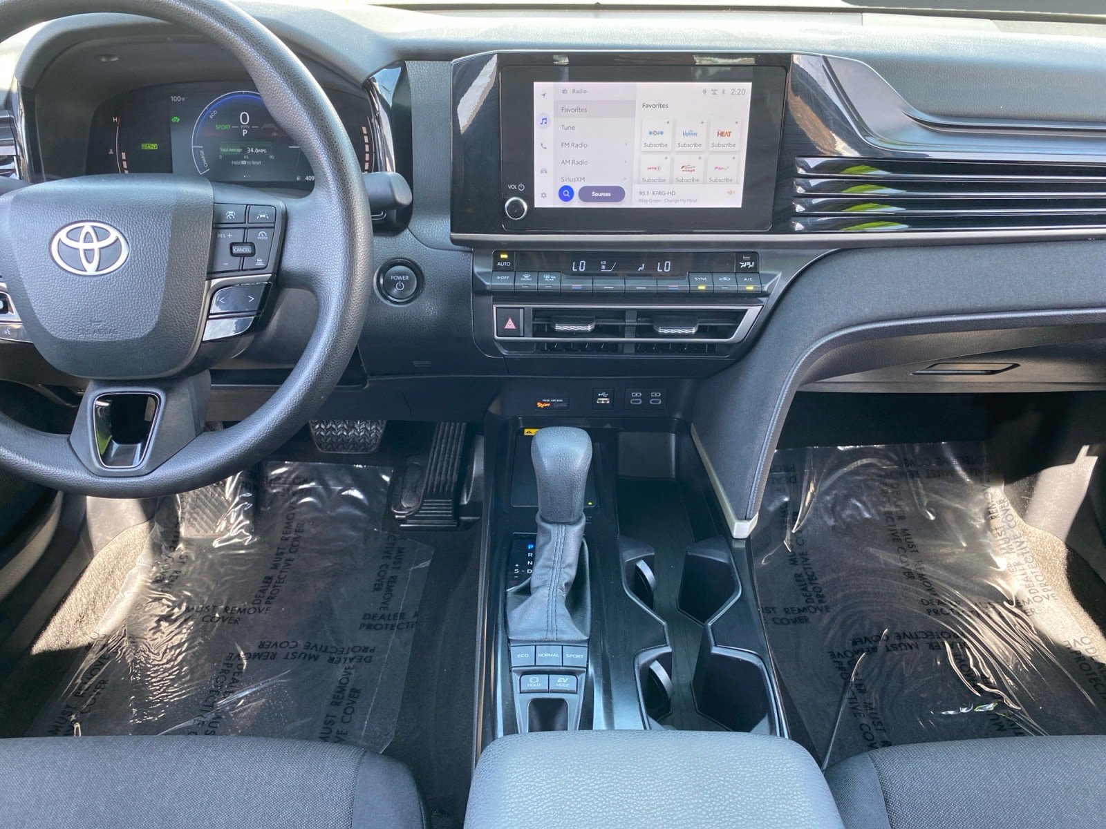 Used 2025 Toyota Camry LE w/ Convenience Package FWD image 11