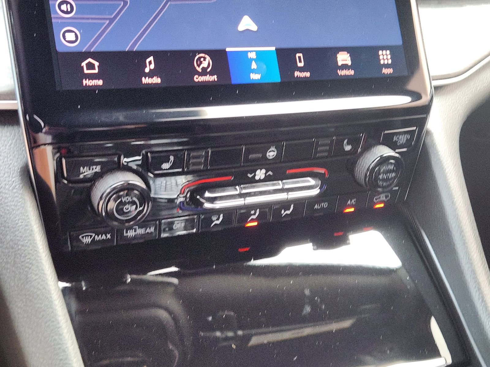 Used 2025 Jeep Grand Cherokee Limited RWD image 19