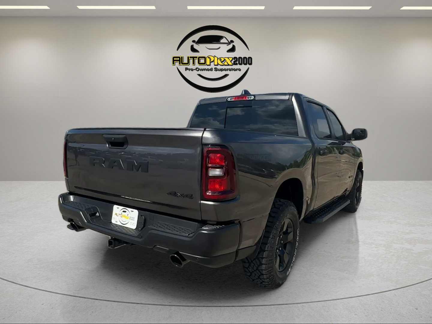 Used 2025 RAM 1500 Warlock AWD/4WD image 7