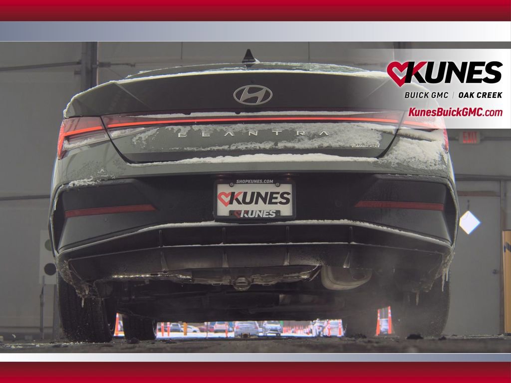 Used 2024 Hyundai Elantra Limited image 24