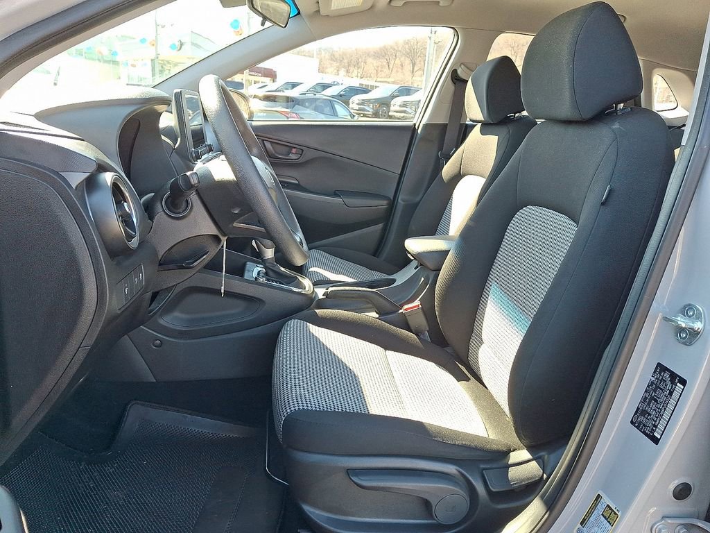 Used 2023 Hyundai Kona SE image 14