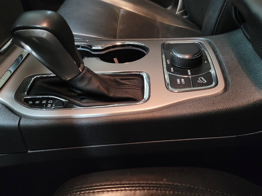 Used 2019 Jeep Grand Cherokee Limited w/ Luxury Group II AWD/4WD image 26