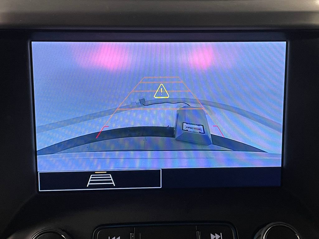 Used 2023 GMC Acadia SLE w/ Driver Convenience Package image 4