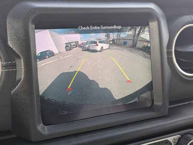 Used 2021 Jeep Wrangler Unlimited Sahara w/ Cold Weather Group image 26