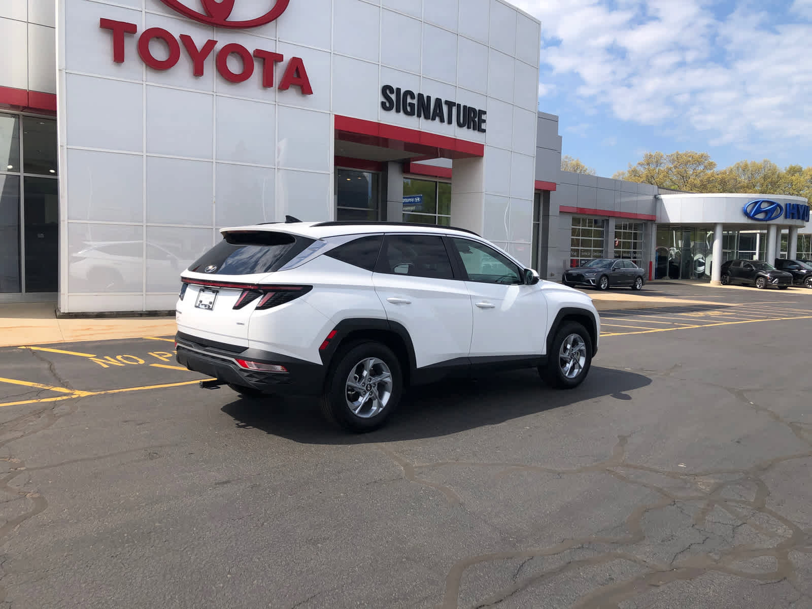 Certified 2023 Hyundai Tucson SEL AWD/4WD image 2