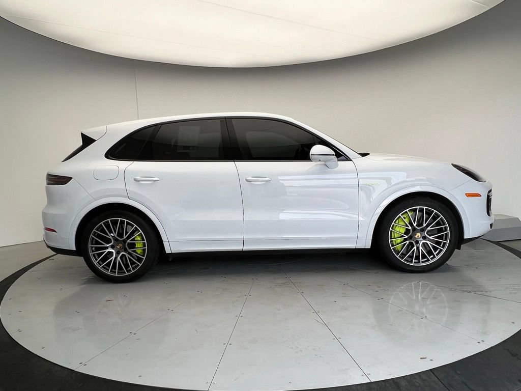 Certified 2023 Porsche Cayenne Turbo S AWD/4WD image 23