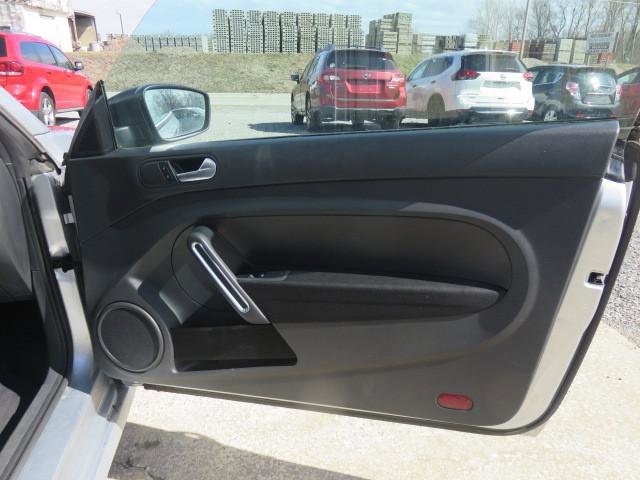 Used 2013 Volkswagen Beetle 2.5 image 22