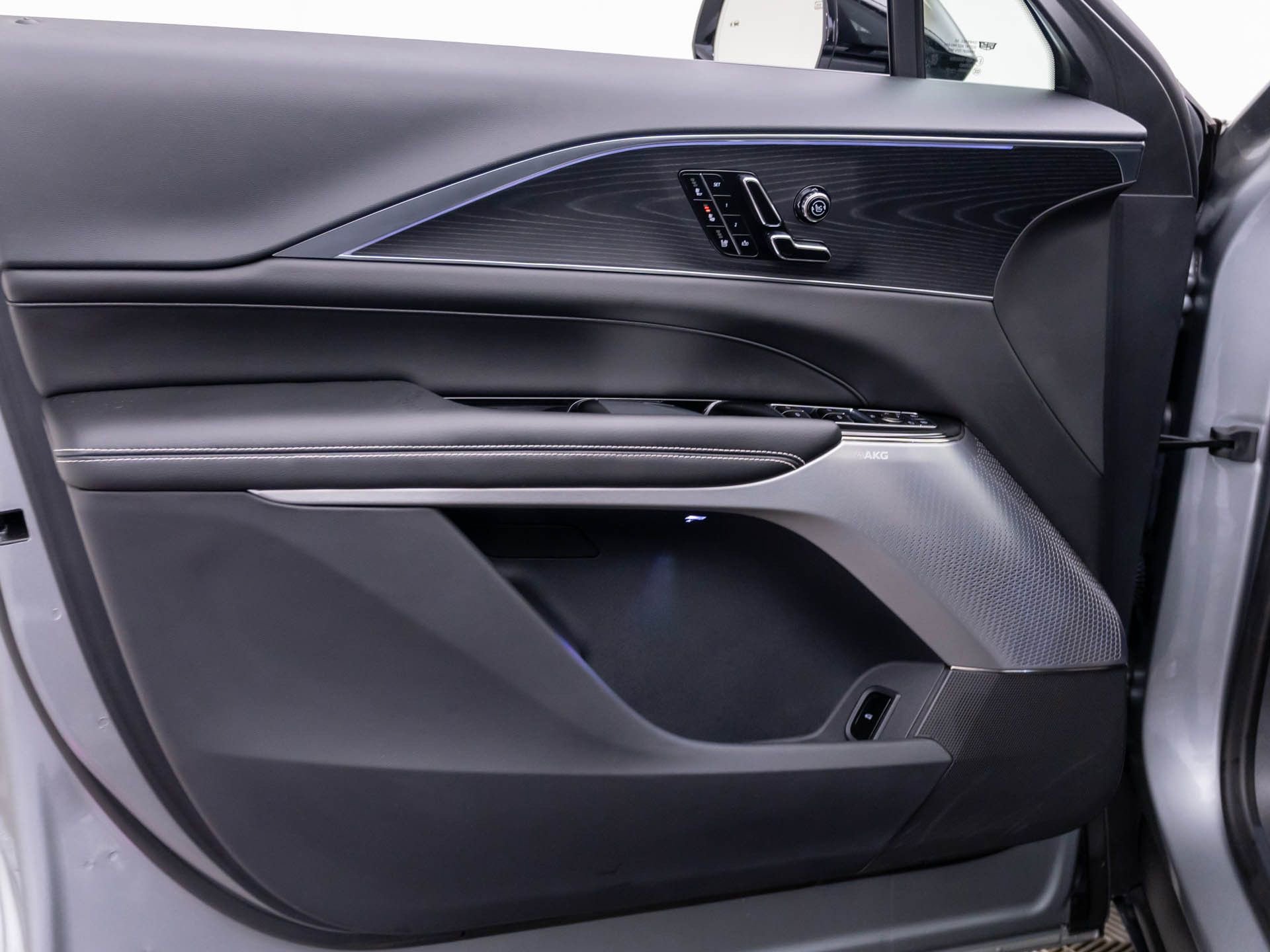 Certified 2025 Cadillac Lyriq Luxury w/ LPO, Floor Liner Package AWD/4WD image 15