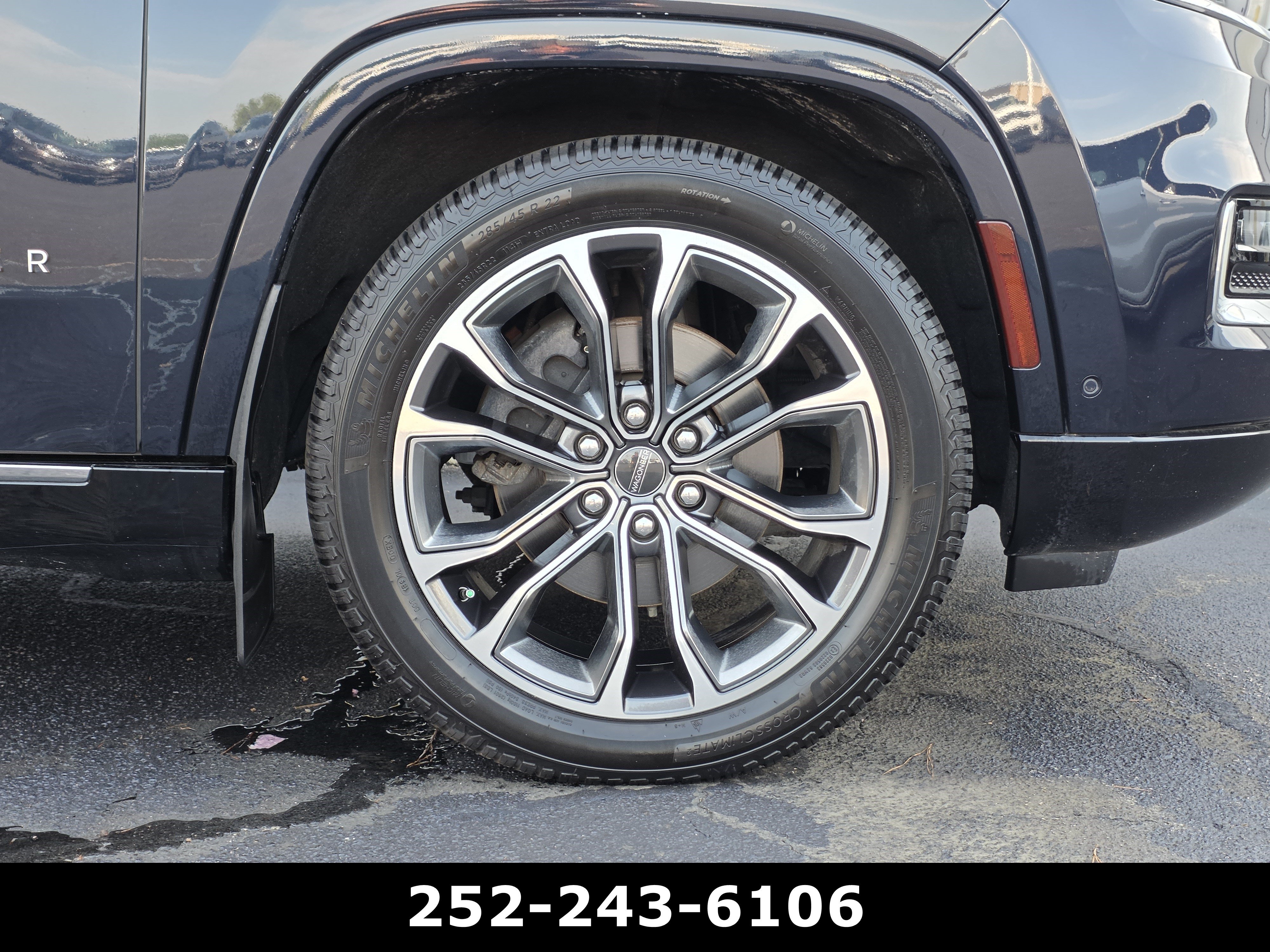 Used 2023 Jeep Grand Wagoneer Series III AWD/4WD image 58