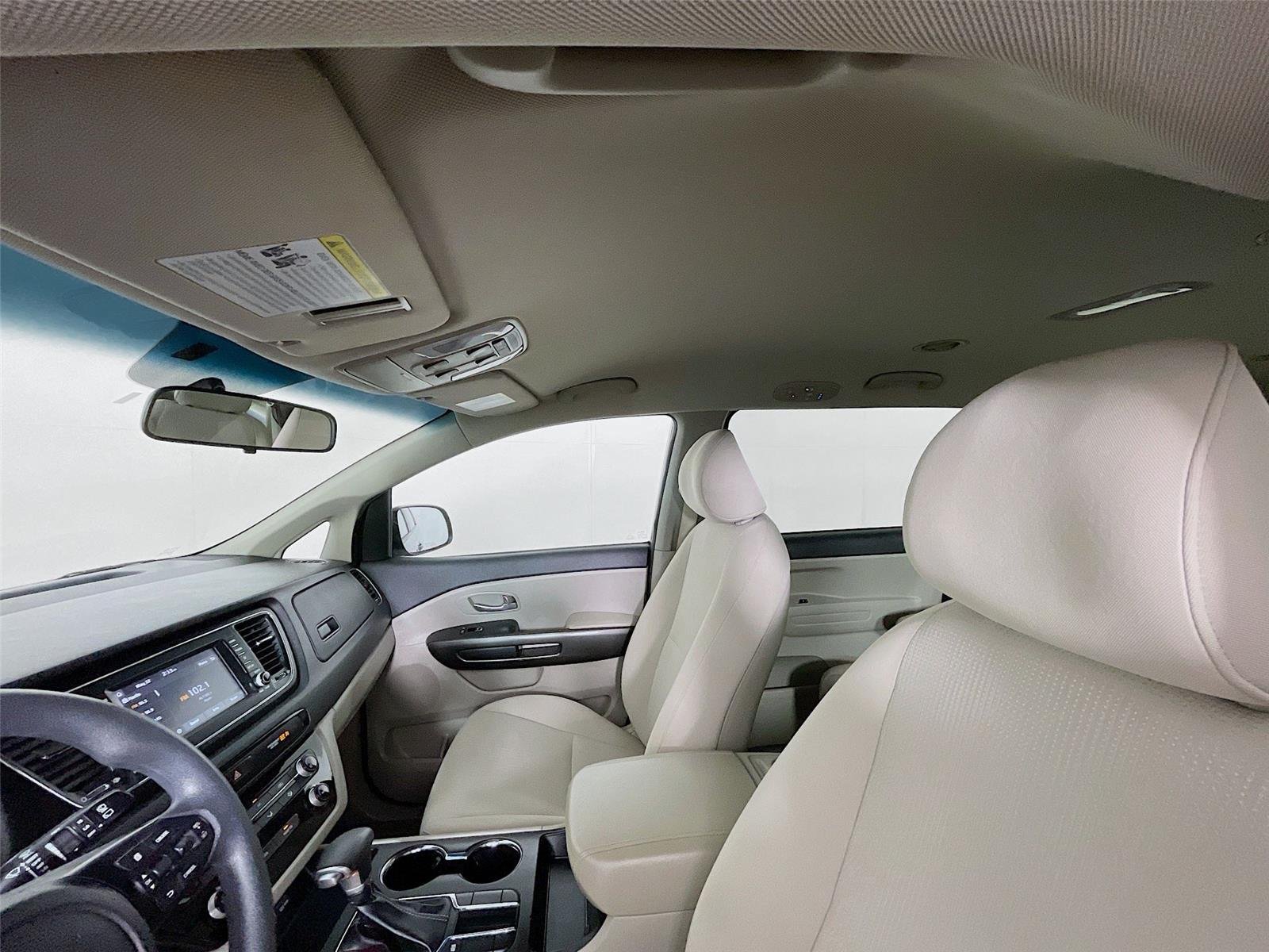 Used 2019 Kia Sedona LX FWD image 11