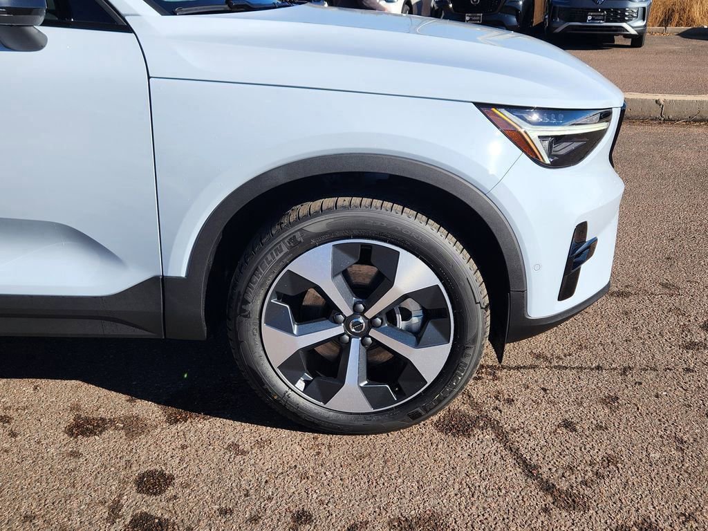 New 2026 Volvo XC40 B5 Plus w/ Protection Package Premier image 28