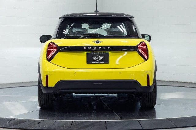 New 2027 MINI Cooper 2-Door Hardtop FWD image 7