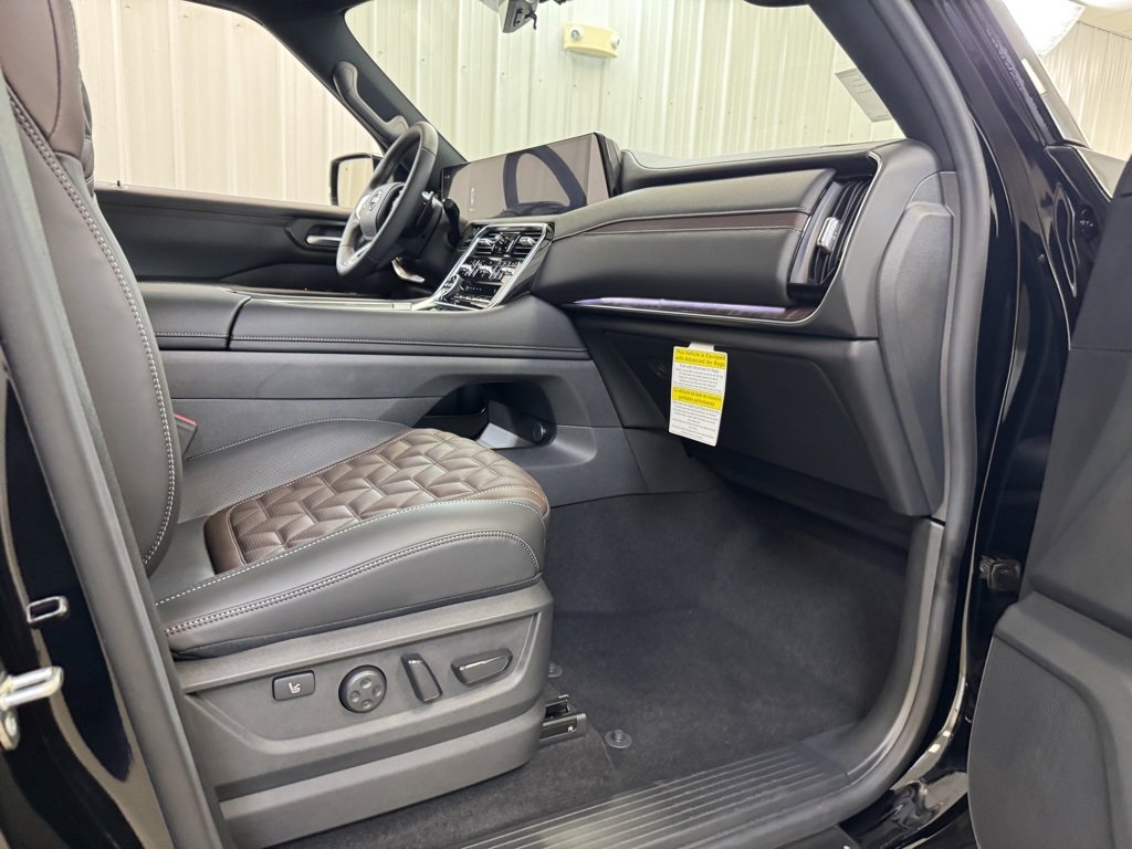 New 2025 Nissan Armada Platinum Reserve image 28