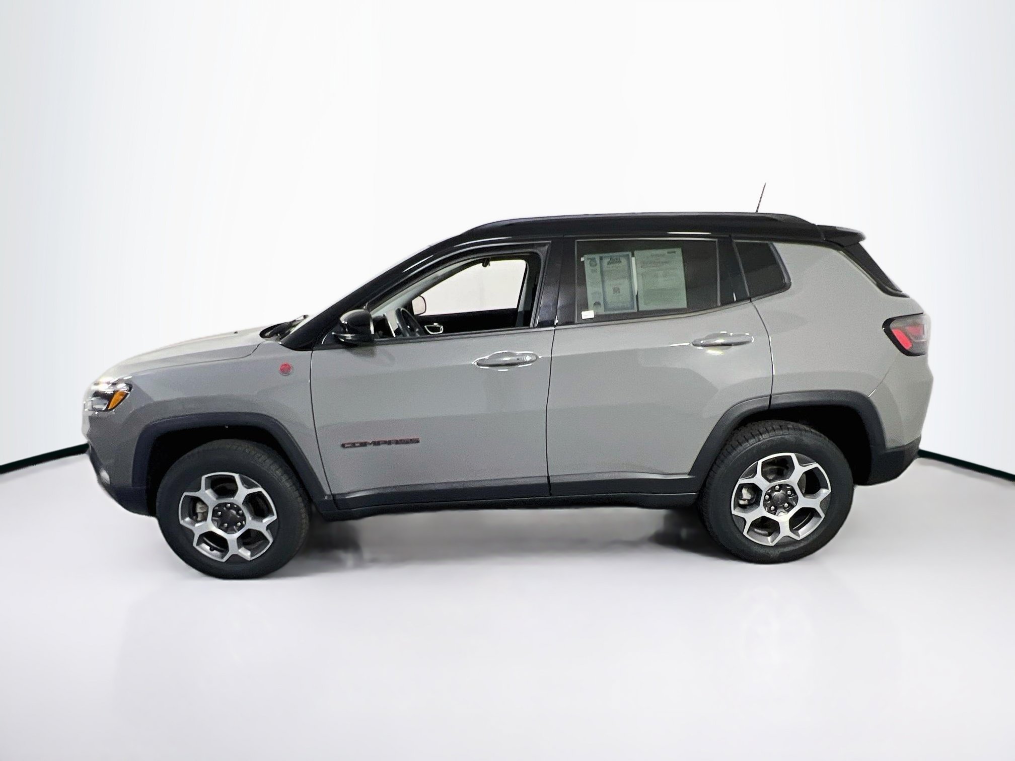 Used 2022 Jeep Compass Trailhawk w/ Trailhawk Elite Group AWD/4WD image 8