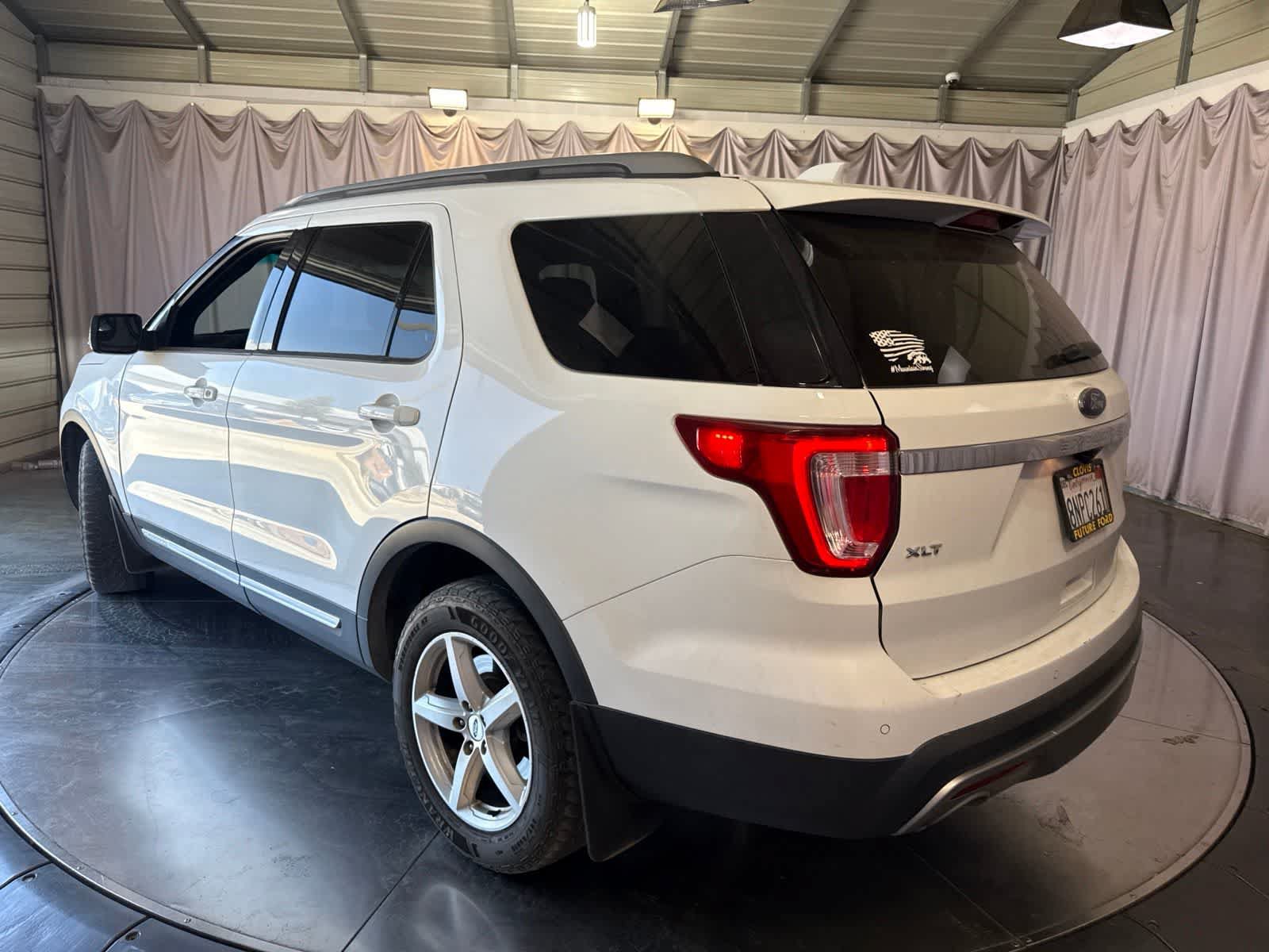Used 2016 Ford Explorer XLT w/ Equipment Group 201A AWD/4WD image 6