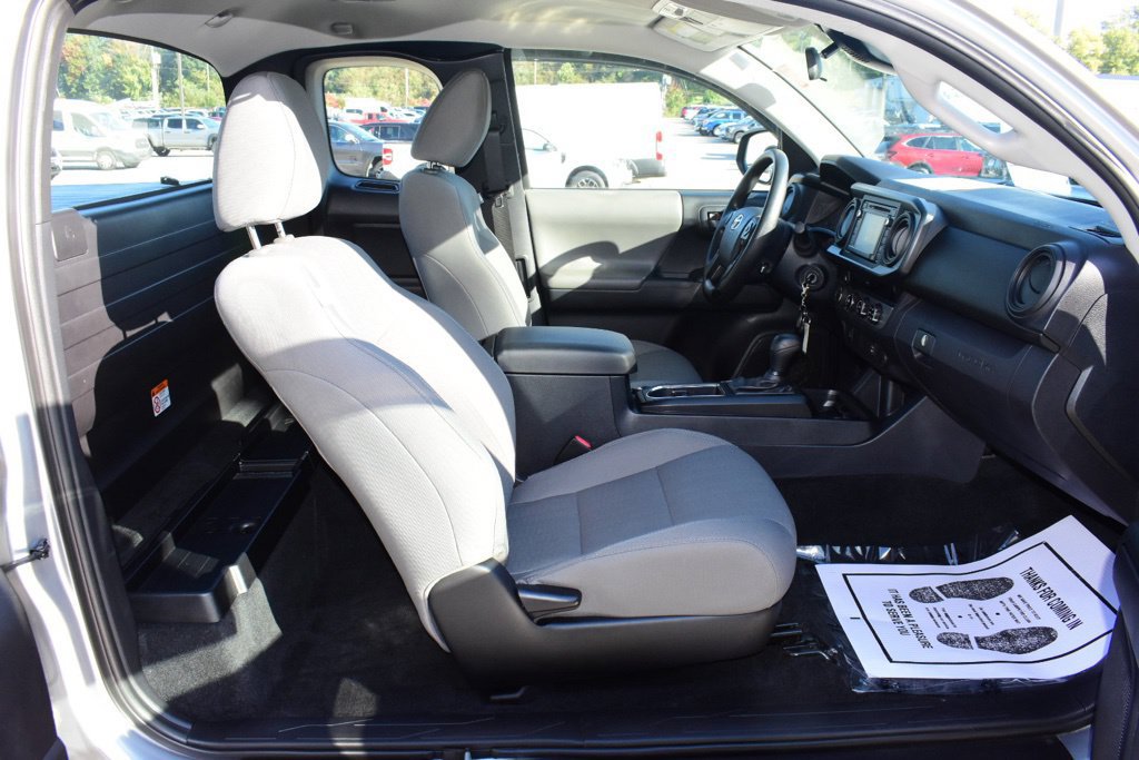 Used 2018 Toyota Tacoma SR AWD/4WD image 18