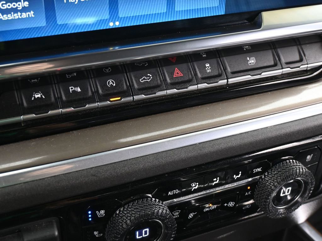 Used 2022 Chevrolet Silverado 1500 High Country image 31