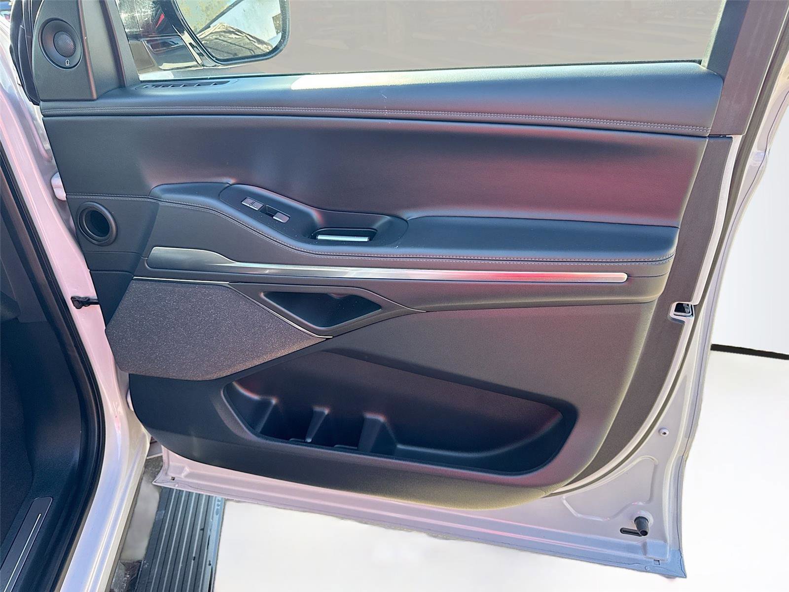 Used 2025 Lincoln Navigator L Reserve image 15