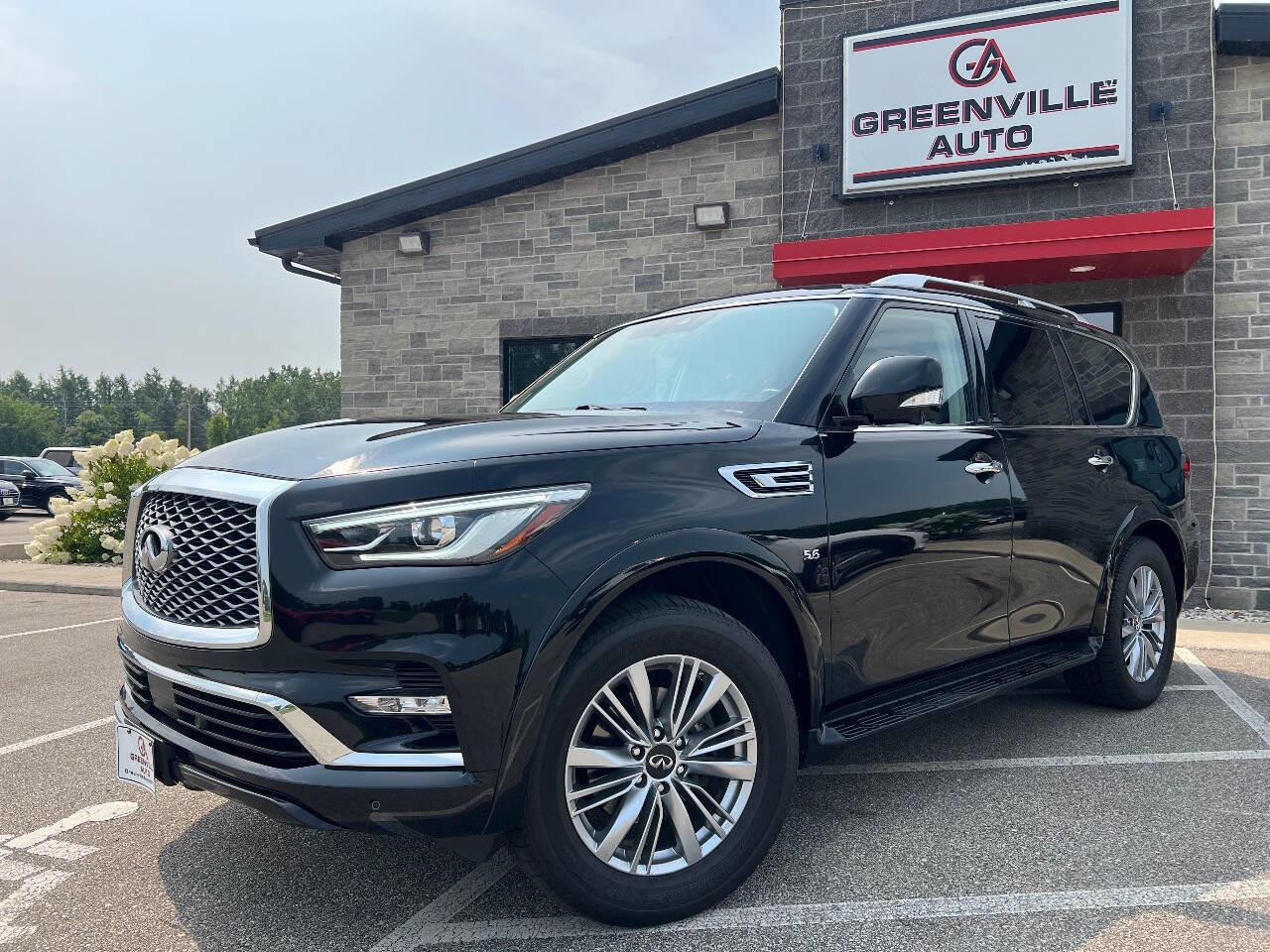 Used 2019 INFINITI QX80 Luxe image 1