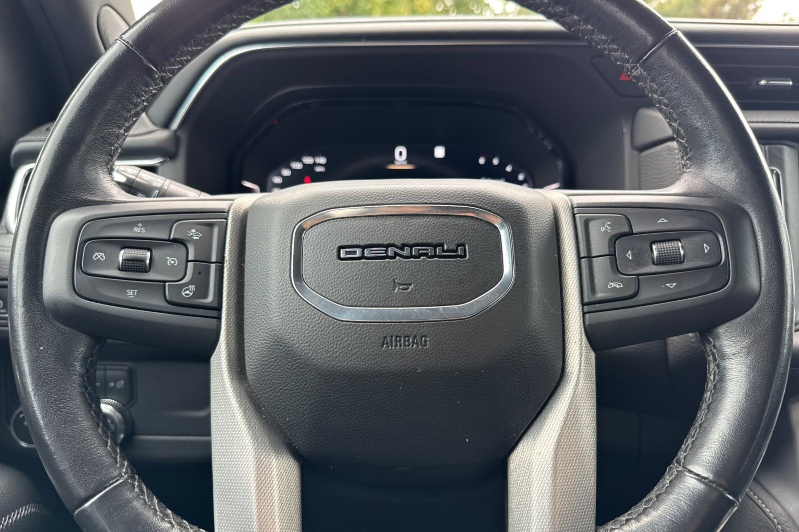 Used 2022 GMC Yukon XL Denali AWD/4WD image 28