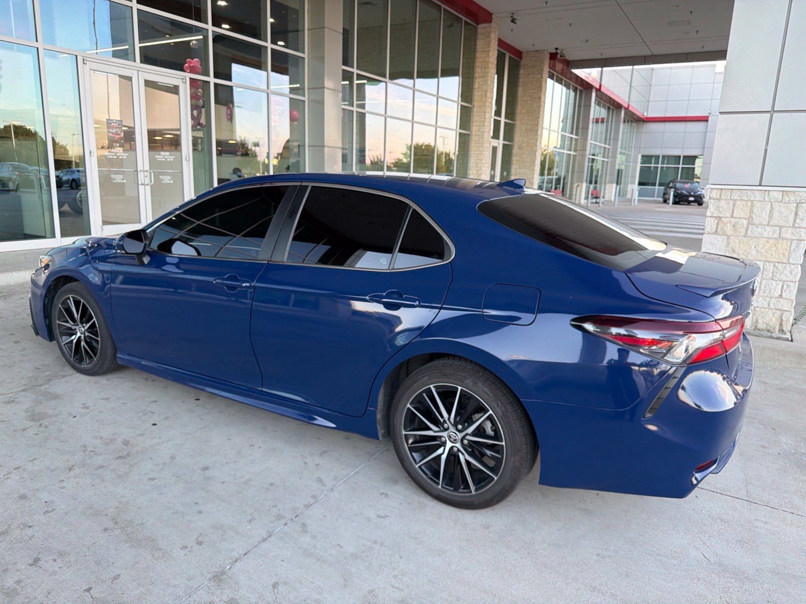 Used 2024 Toyota Camry SE FWD image 6