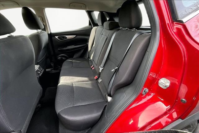 Used 2019 Nissan Rogue Sport S image 16